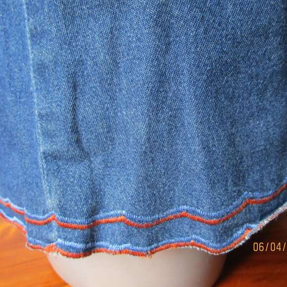 Boho scoop neck denim blouse with embroidery and drawstrings. No maker Size M - Picture 10 of 10